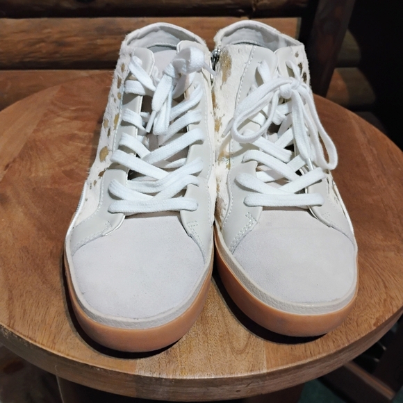 Dolce Vita White/Gold Calf Fur High Top Size W9 - Picture 2 of 8